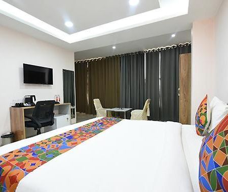 Immense Residency Hotell Faridabad Exteriör bild