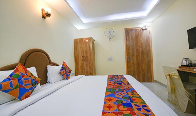 Immense Residency Hotell Faridabad Exteriör bild